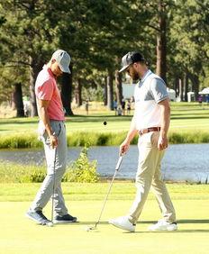 宝贝老板搞笑打高尔夫,搞笑一幕笑翻全场